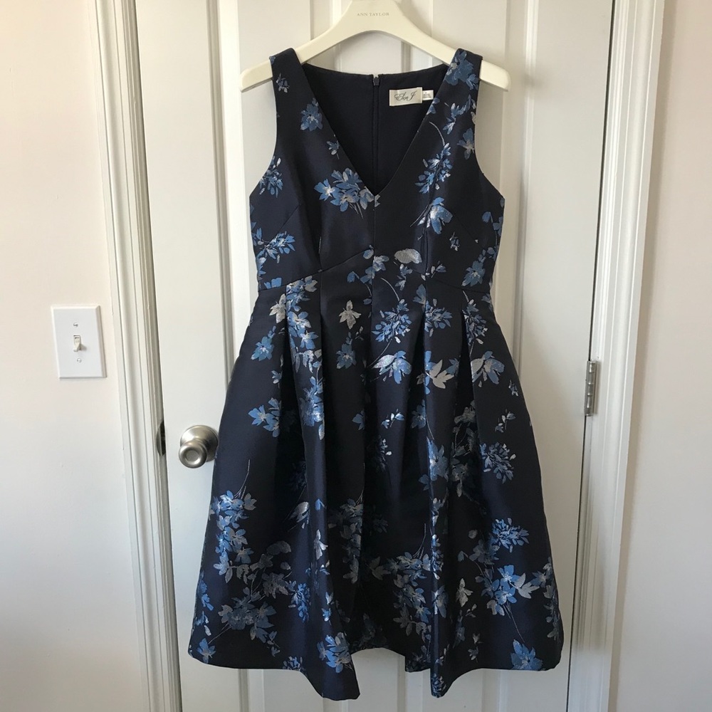 EUC Eliza J Sleeveless A-line Dress